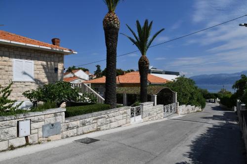 Apartment near sea