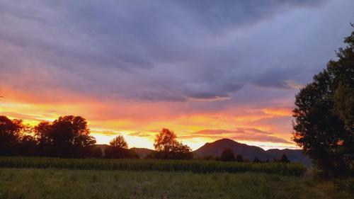 Alba o tramonto visti dall'interno dell'appartamento o dai dintorni