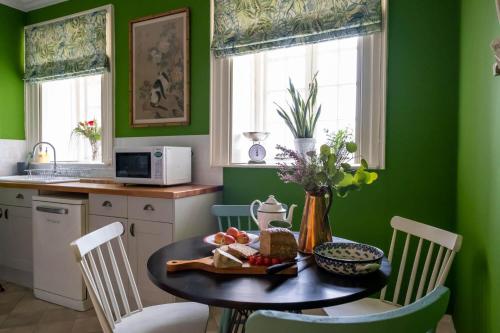 Gallery image of Pylewell Park Penthouse in Lymington