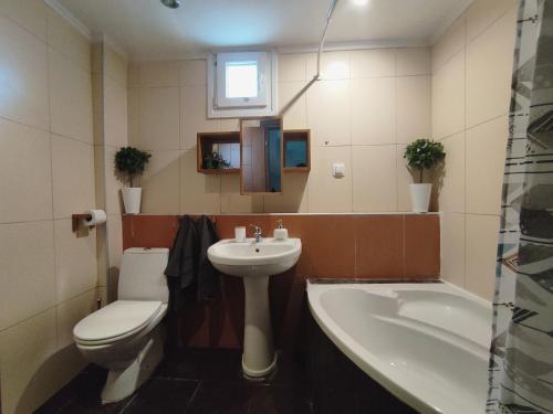 Koupelna v ubytování Gaia Guest House