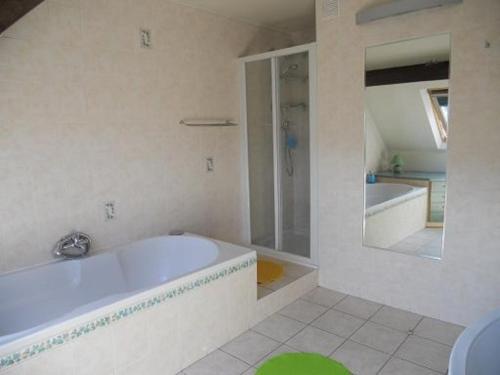 Bathroom sa Apparts Chez Odak