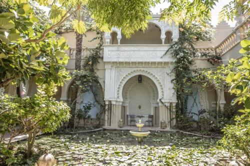 Un jardín fuera de Riad Dar El Malaika
