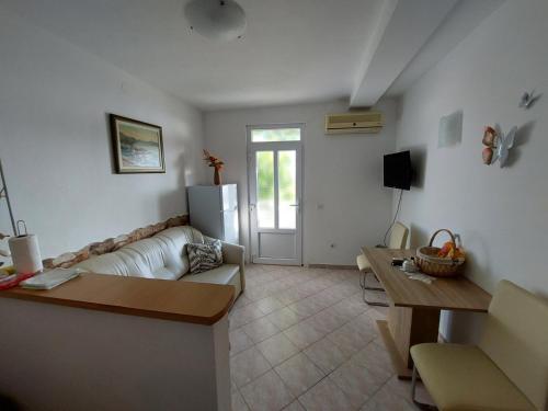 Apartments with parking space Plat, Dubrovnik - 4776