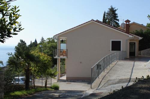 Fotografia z galérie ubytovania Apartments by the sea Medveja, Opatija - 3430 v Medveji