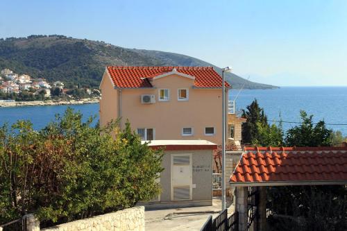 Apartments by the sea Businci - Ciovo - 4668