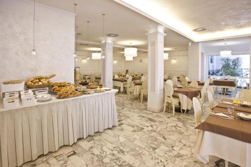 Gallery image of Hotel Aurora in Rimini