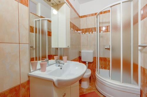 Kúpeľňa v ubytovaní Apartments with a parking space Mali Losinj (Losinj) - 3441