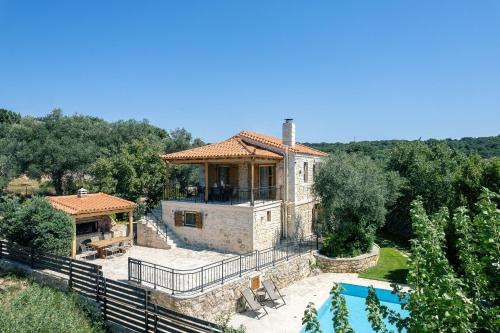 Villa Caneva - Countryside Haven with Full Privacy