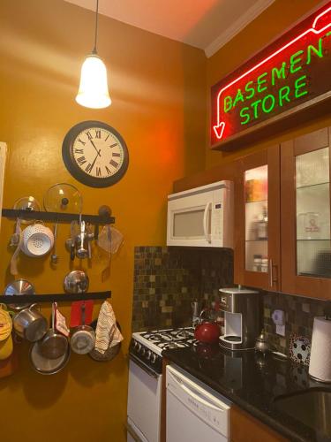 Brownstone loft 30 day bookings – Photos 4