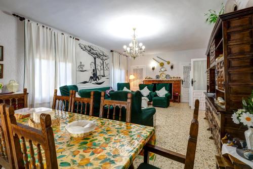 Posezení v ubytování Casa Rural Los Rosales en el Corazon de la Mancha