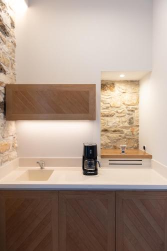 サモスにあるVilla Samos - Renovated stone villa with private pool- 2 min from the sea!のギャラリーの写真
