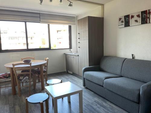 Ruang duduk di Fréjus, Studio dans résidence avec Piscine