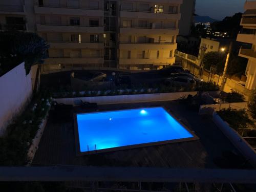 Appartamento tranquillo, parcheggio, 150 metri dal mare, piscina