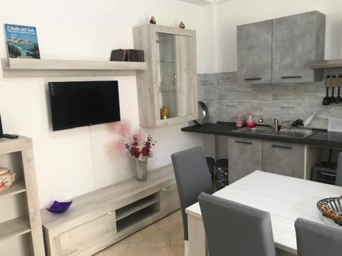 Una cocina o cocineta en Appartamento 60 mq a 800 mt dalla spiaggia