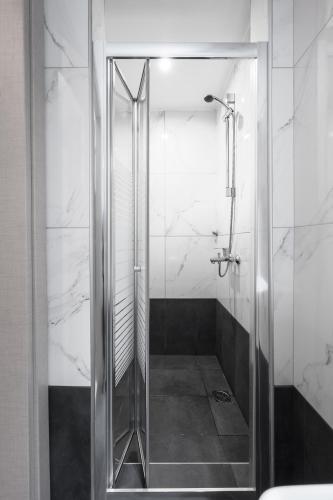 Breez Apartments, The Luxury Suites