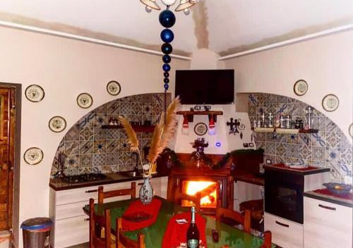 Kuchyň nebo kuchyňský kout v ubytování Chalet Grotta Monte Etna