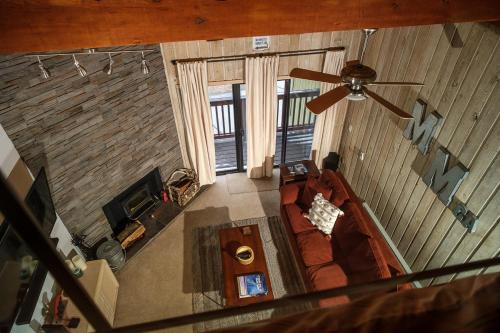 an overhead view of a living room with a ceiling fan at COZY Condo at Canyon Lodge! Sleeps 8, a walk to Canyon Lodge in Mammoth Lakes
