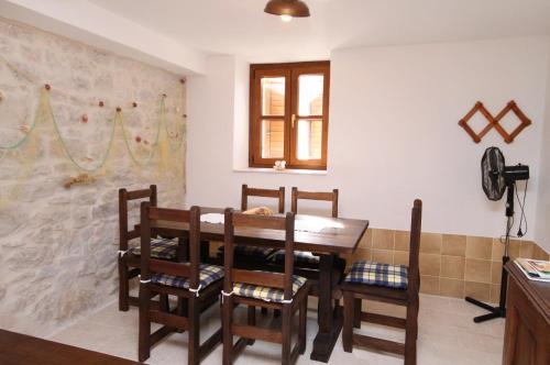 Holiday house with WiFi Okrug Gornji, Ciovo - 5253