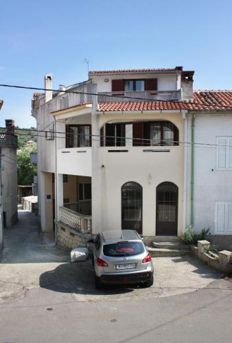 Apartments and rooms with parking space Vrbnik, Krk - 5302