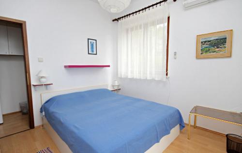 Postel nebo postele na pokoji v ubytování Apartments by the sea Jadranovo, Crikvenica - 5286