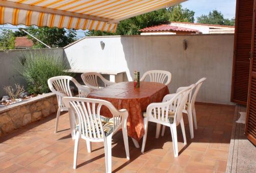 Apartments with a parking space Malinska (Krk) - 5397