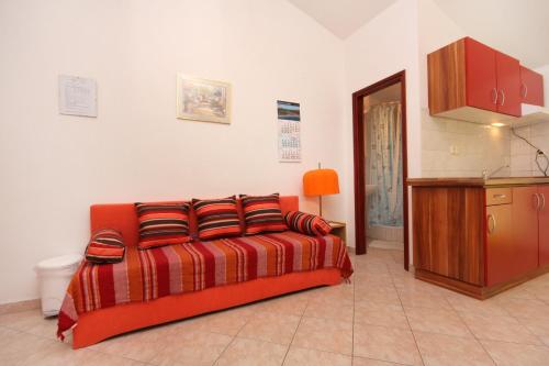 Apartments with a swimming pool Baska, Krk - 5354
