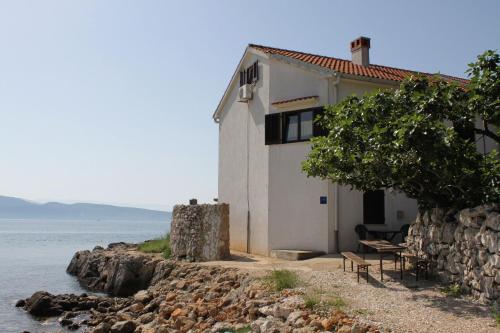 Apartments by the sea Krk - 5400