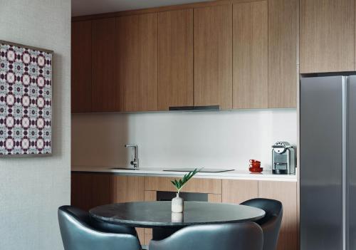 Cuisine ou kitchenette dans l'établissement Kimpton Maa-Lai Bangkok by IHG