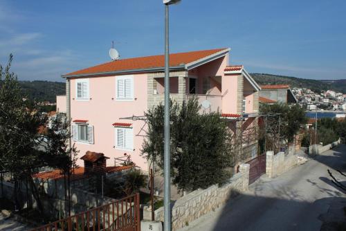 Fotografia z galérie ubytovania Apartments by the sea Businci, Ciovo - 5256 v Trogiri
