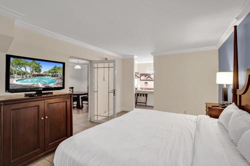 Телевизор и/или развлекательный центр в Fort Lauderdale Grand Hotel