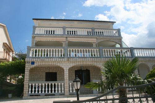 Family-friendly apartments with swimming pool Crikvenica - 5489