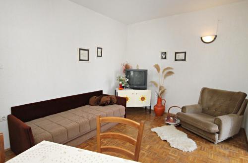 Apartments by the sea Novi Vinodolski - 5558