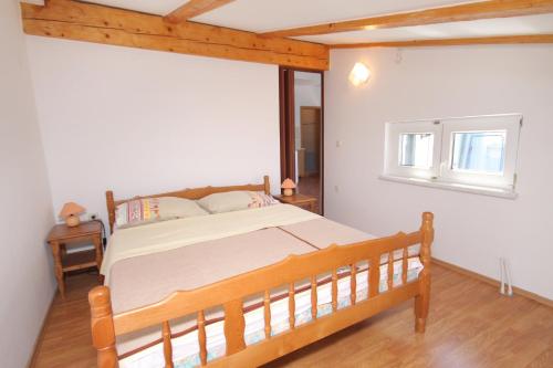 Apartments and rooms with WiFi Senj - 5560