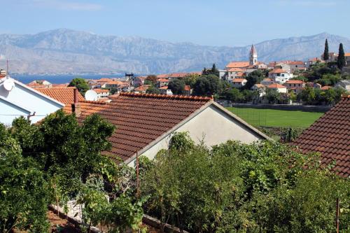 Apartments with parking space Postira, Brac - 5659