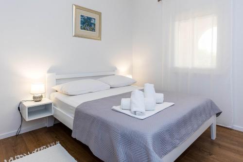 Apartments with parking space Crikvenica - 5589