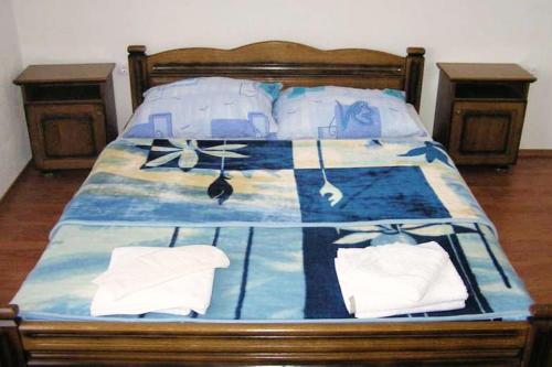 Apartments by the sea Senj - 5570