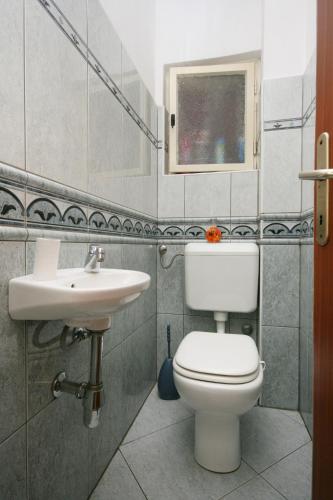 Apartments with parking space Crikvenica - 5595