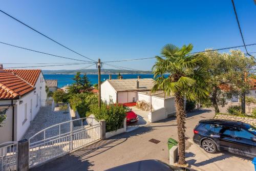 Apartments with parking space Crikvenica - 5595
