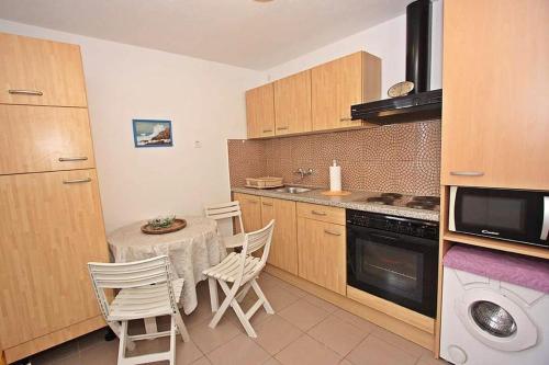 Apartment Supetar 5665a
