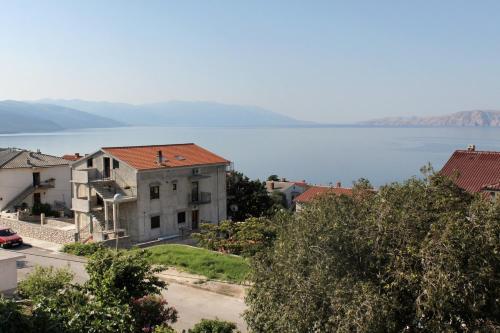 Apartments with parking space Novi Vinodolski - 5537