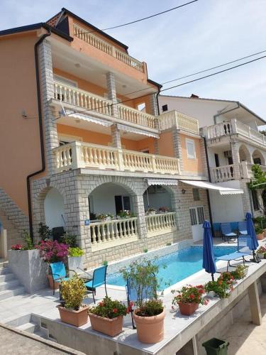 Family-friendly apartments with swimming pool Dramalj, Crikvenica - 5594
