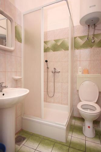 Apartments with parking space Krk - 5364