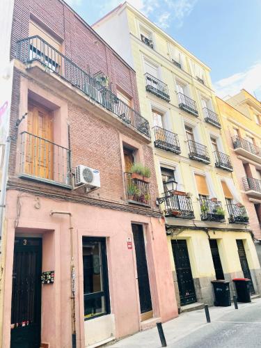 Calle Rodas 3 Central 5 stars apartment in Madrid for 6 people