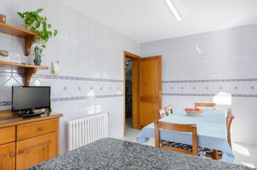 Dapur atau dapur kecil di YourHouse Binifat