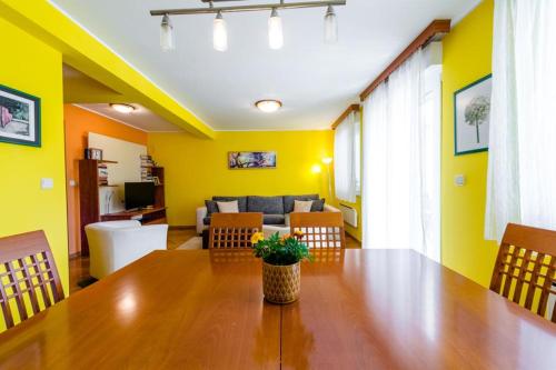 Sunny apartment Lapad