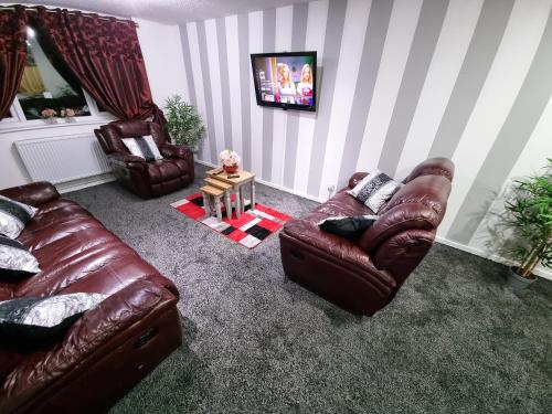 Gallery image of *10OR* Setup for your most relaxed & amazing stay + Free Parking + Free Fast WiFi * in Leeds