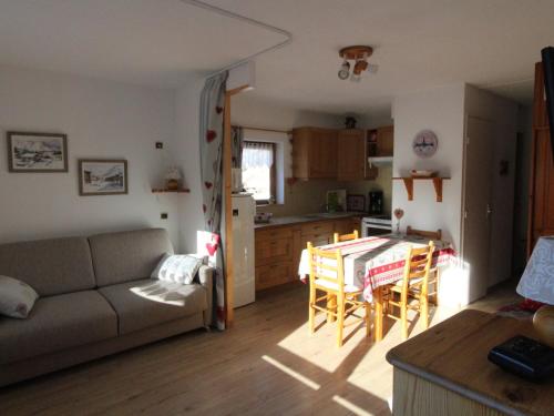 Appartement cosy pour 4 pers à Val Cenis Haut, proche pistes, balcon sud-ouest, casier à skis - FR-1-508-155