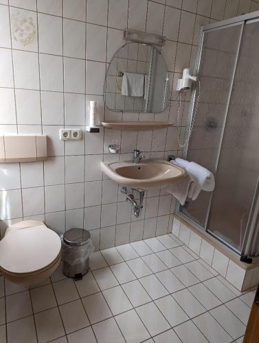 Un baño de Cafe-Bäckerei-Pension Weigl