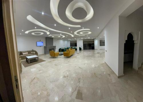 Posezení v ubytování villa with private pool only family