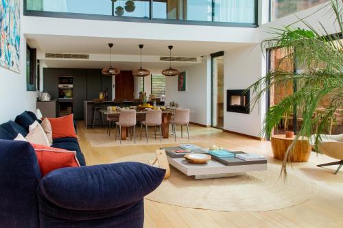 Ảnh trong thư viện ảnh của Troya Regal Villa by CadenzaLux ở Troia